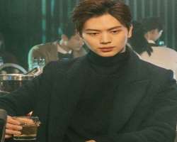 Yook Sungjae consuming alcohol
